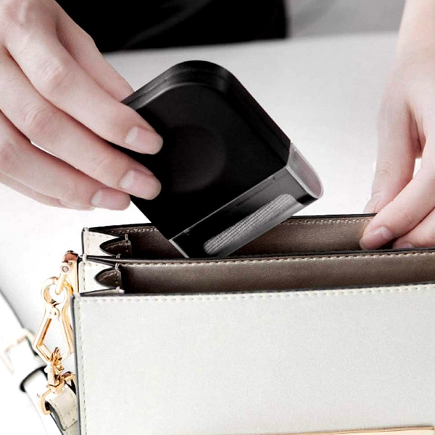 Portable Clothes Lint Remover – Fluff & Fuzz Razor for Fabric & Home
