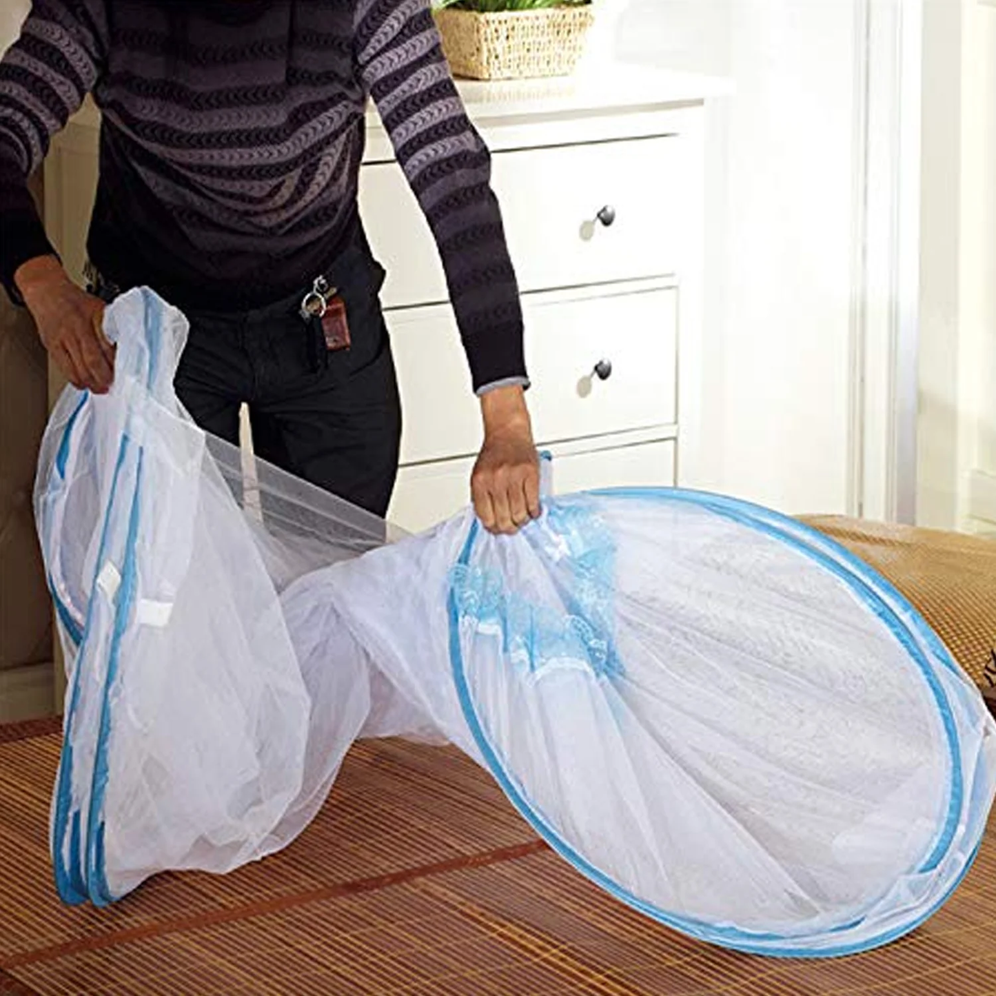 Premium Polyester Foldable Mosquito Net Tent – Self-Supporting & Portable (100 cm Long)