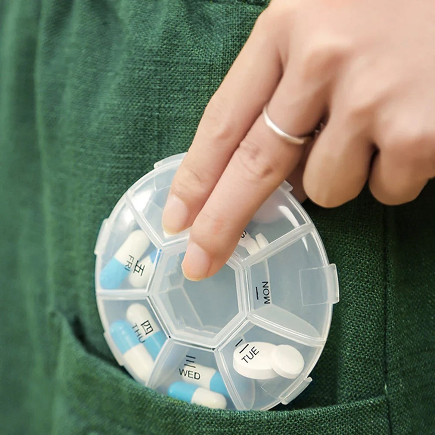 7-Sided Portable Pill Box – Weekly Medicine & Vitamin Organizer