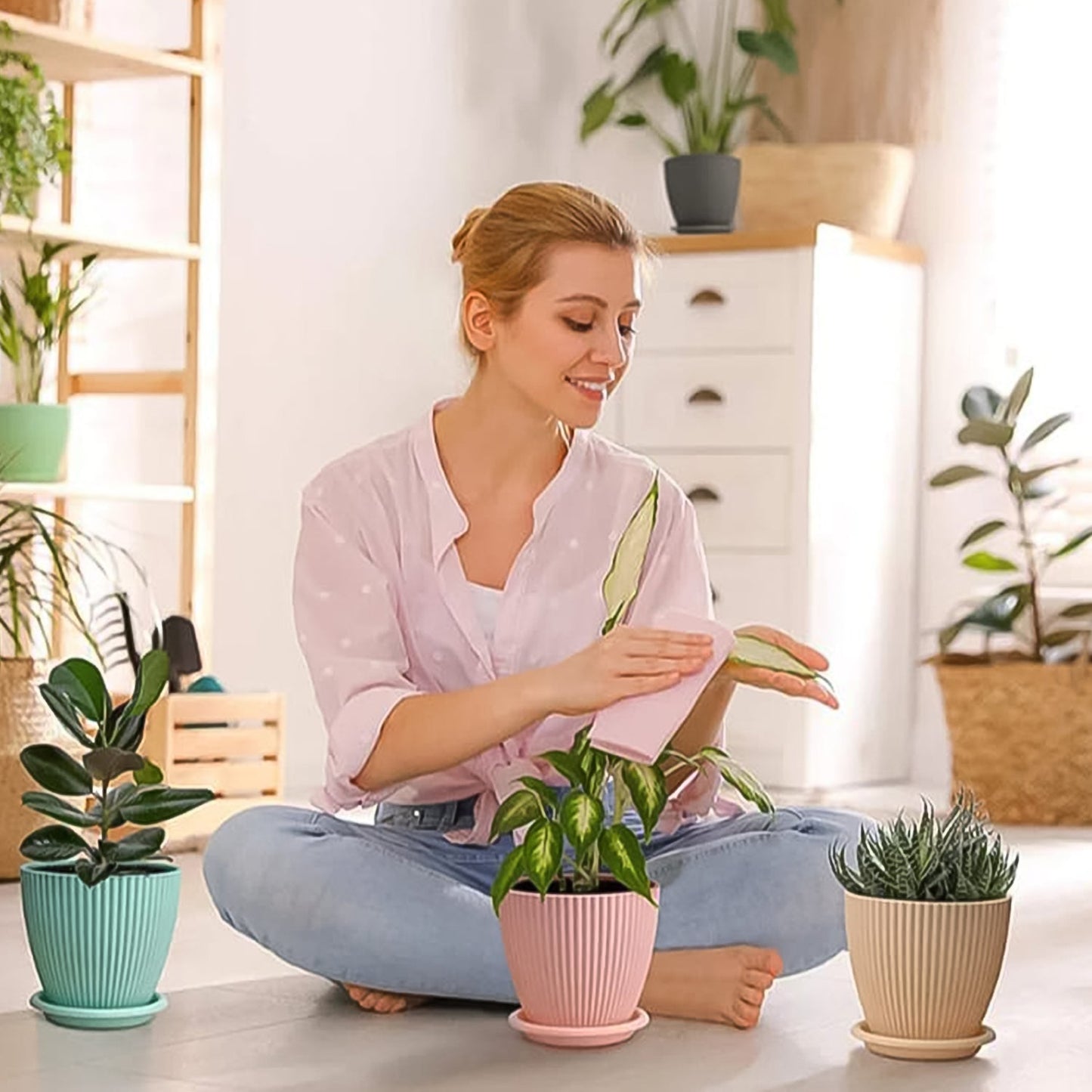 Plastic Flower Pots with Trays – Set of 5 Indoor & Outdoor Planters