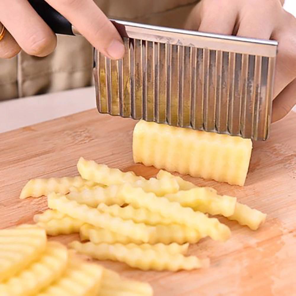 Stainless Steel Crinkle Cutter Knife – Wavy Blade for Veggies & Salad