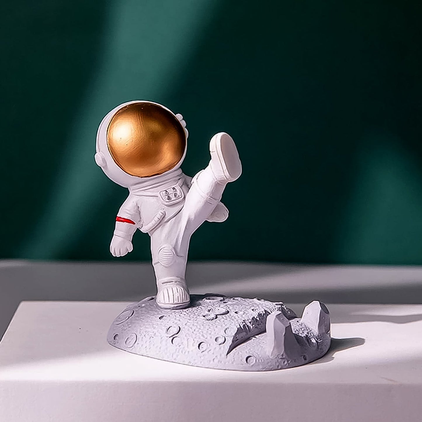 Astronaut Mobile Holder | 3D Resin Phone Stand for Desk & Car (1 Pc)