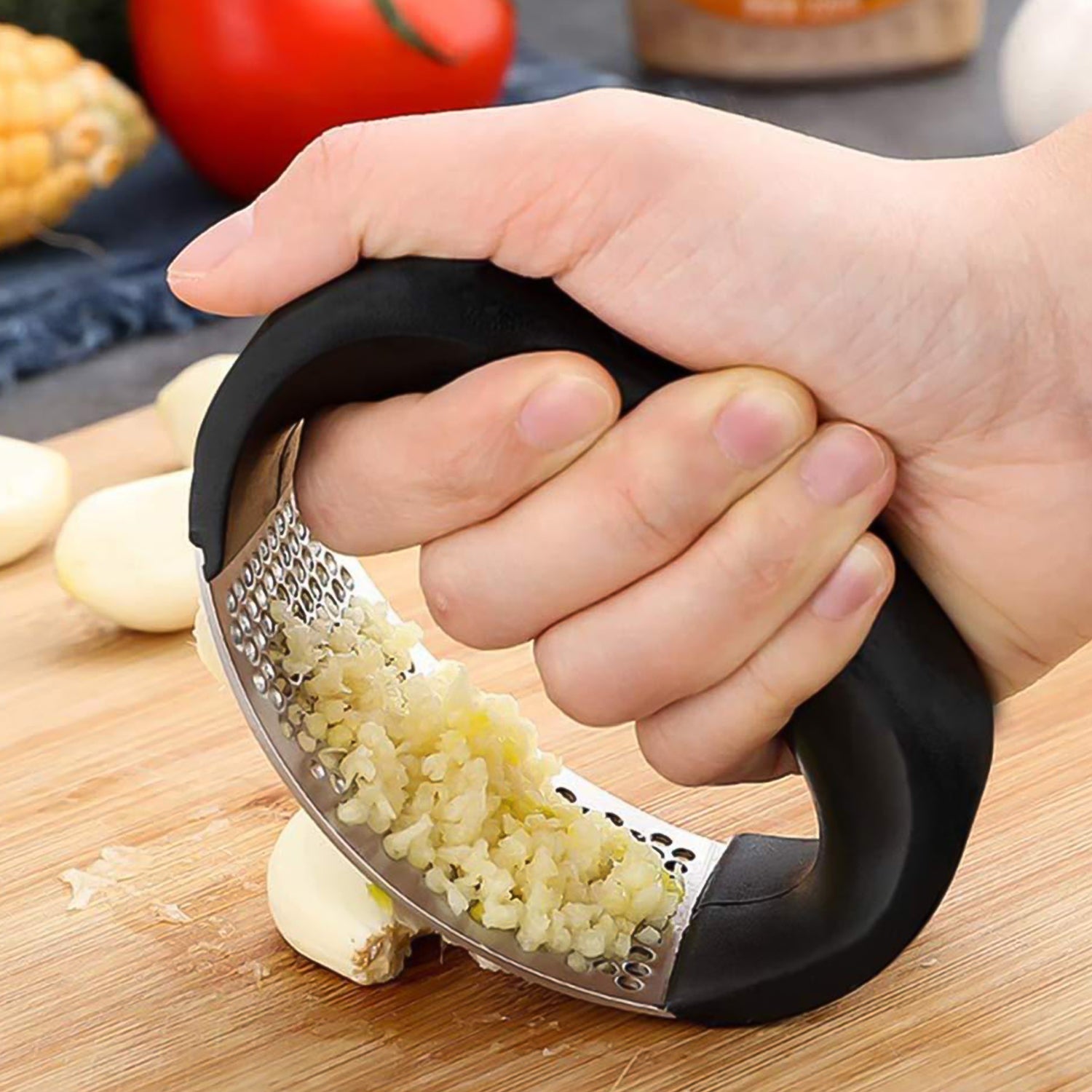 Manual Portable Garlic Crusher – Stainless Steel Garlic Press & Mincer (1 Pc)