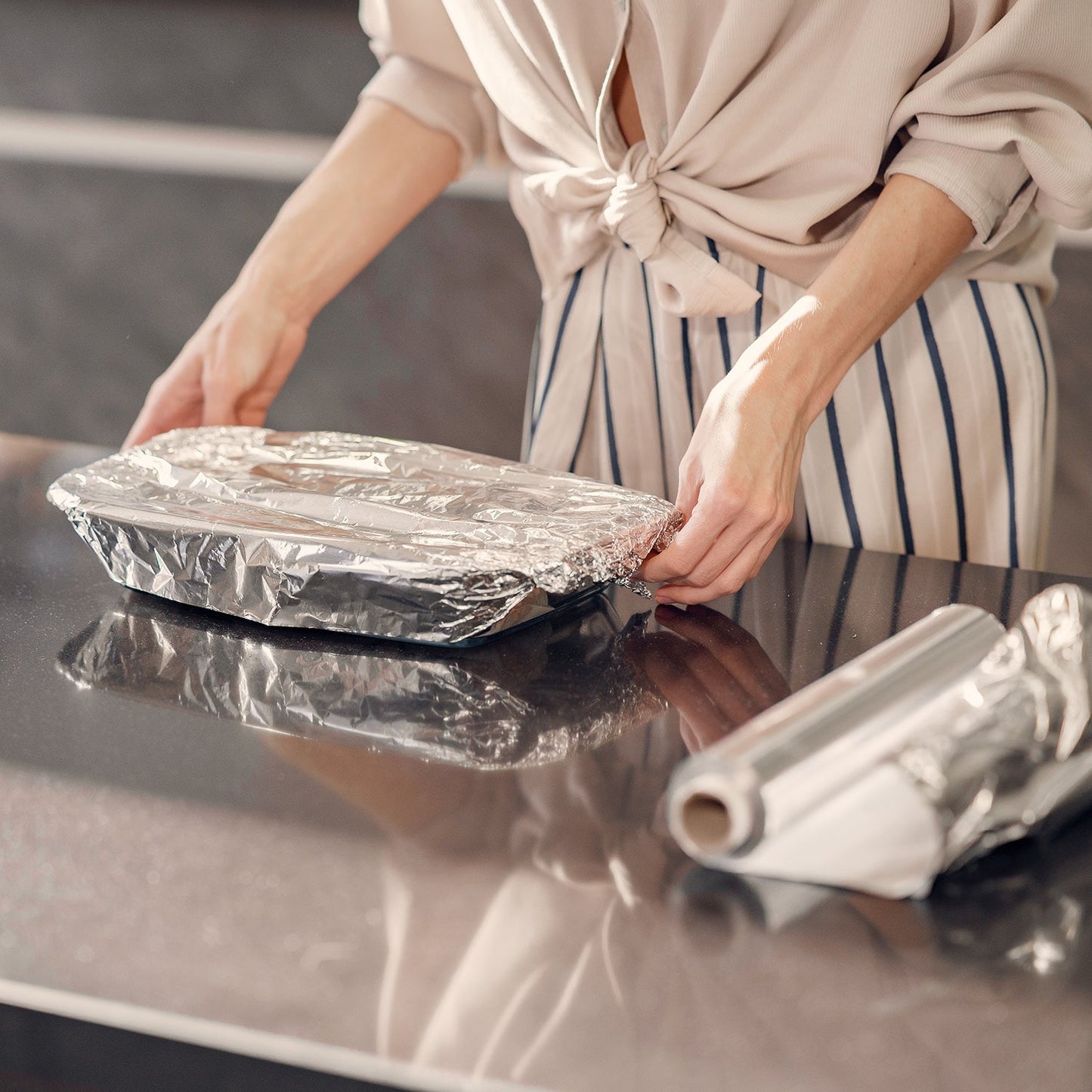 Heavy Duty Aluminum Foil Roll for Baking & Grilling – 10m x 300mm