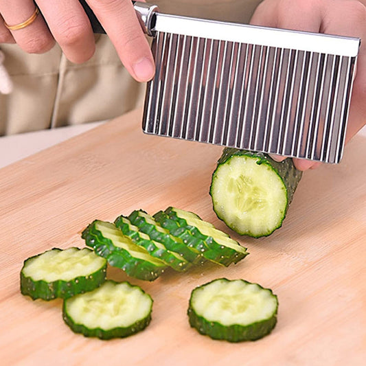 Stainless Steel Crinkle Cutter Knife – Wavy Blade for Veggies & Salad