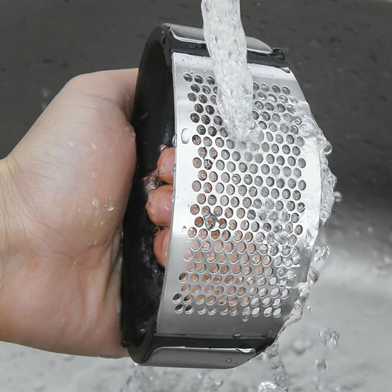 Manual Portable Garlic Crusher – Stainless Steel Garlic Press & Mincer (1 Pc)