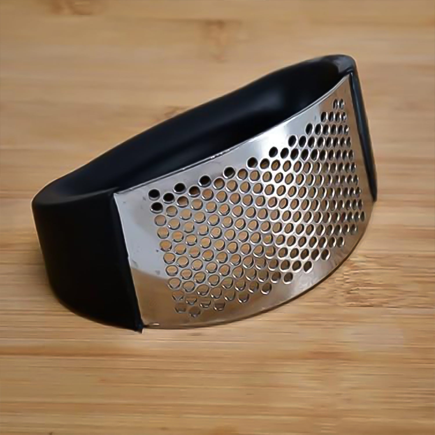 Manual Portable Garlic Crusher – Stainless Steel Garlic Press & Mincer (1 Pc)