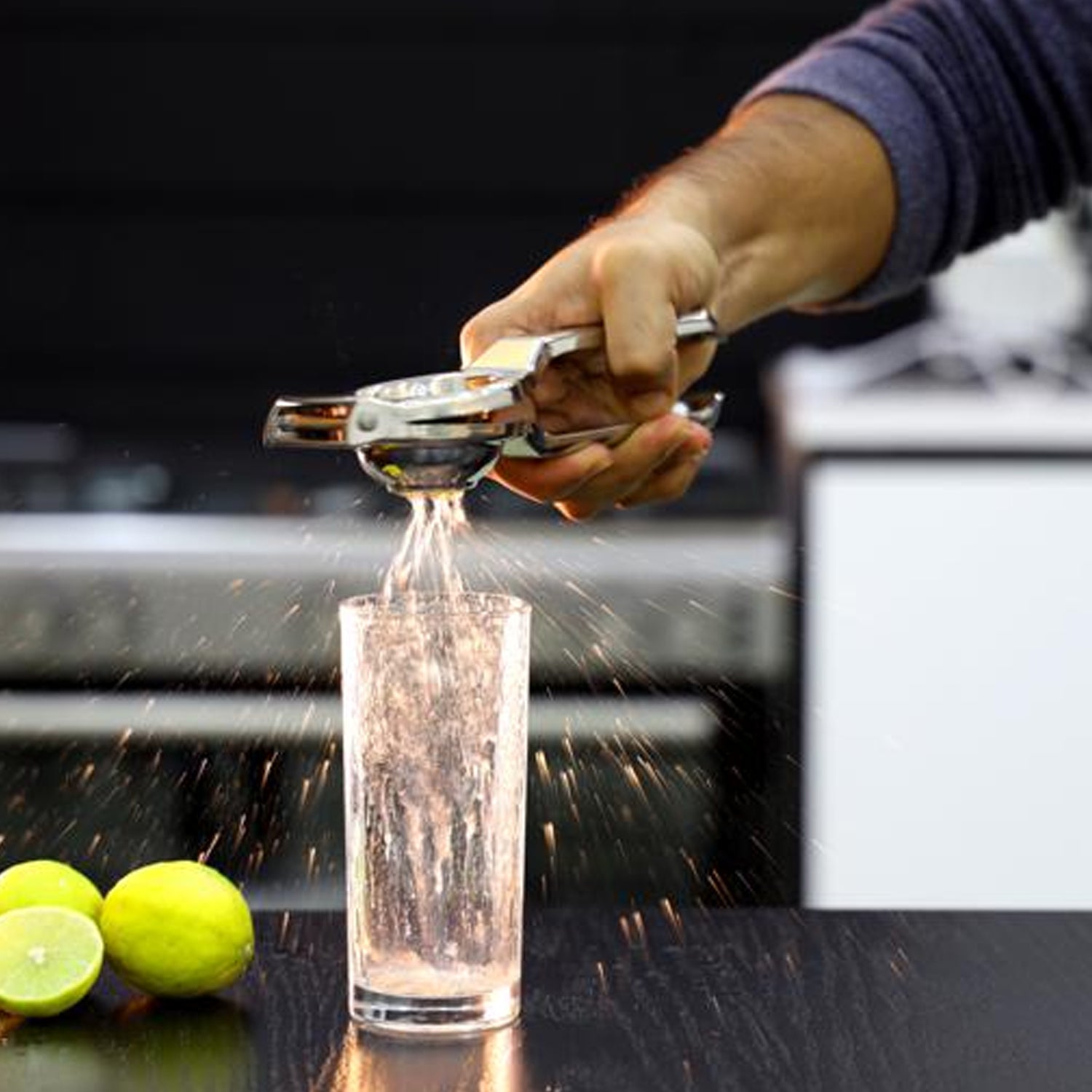 Stainless Steel Lemon Squeezer – Effortless & Efficient Juice Extraction