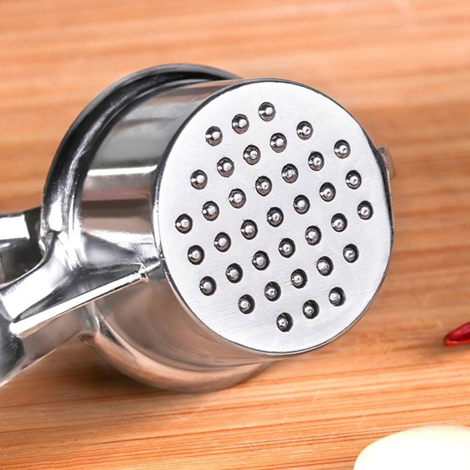 2-in-1 Premium Garlic Press & Walnut Cracker – Heavy-Duty Alloy Masher (1 Pc)